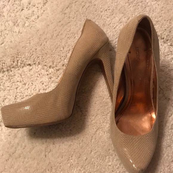 Shoes - Picture 2 of 3